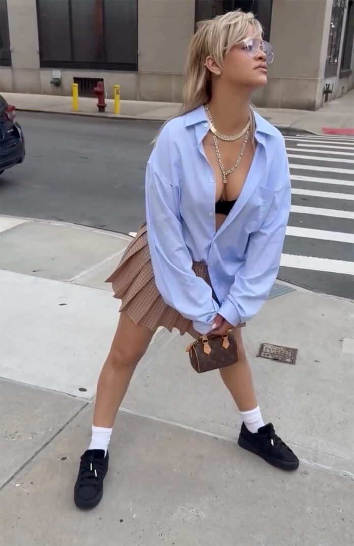 Rihanna summer goal outfits